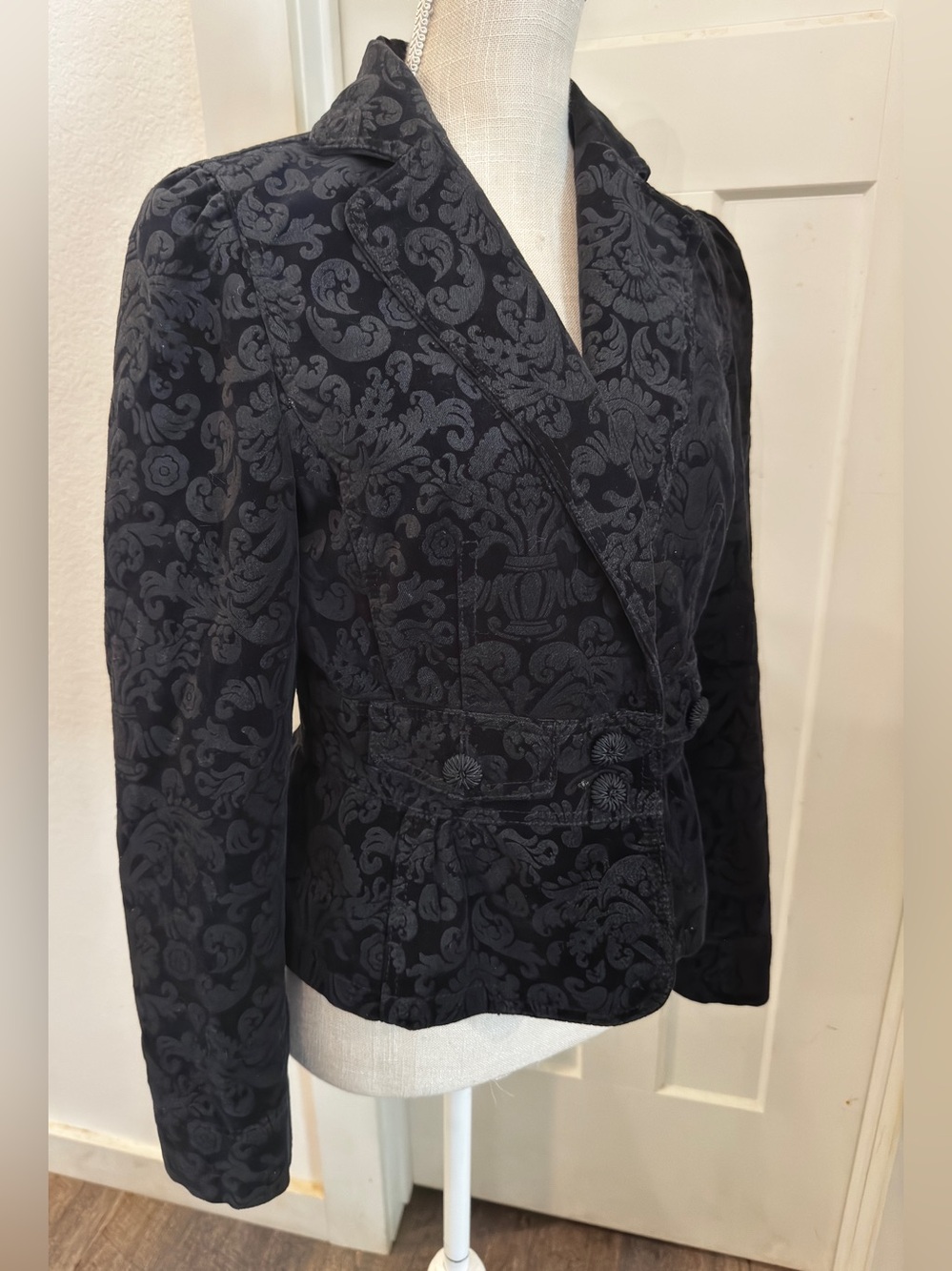 LOFT Ann Taylor Black Velvet Damask Brocade Peplum Blazer Jacket Size 6